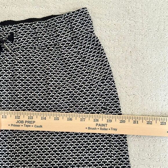 Lululemon Athletica On The Fly Shorts in Monochromatic Black Print - US Women’s - Picture 12 of 14